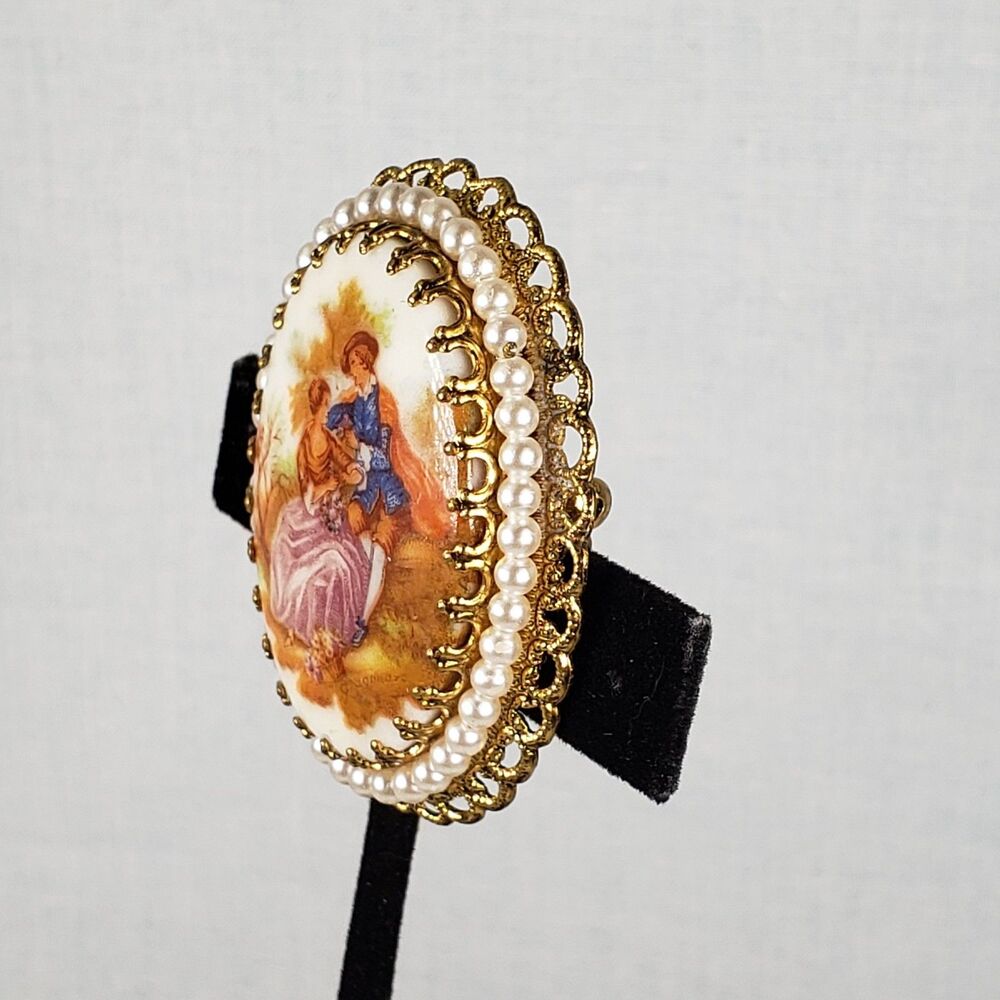 Vintage West Germany Oval Gold Tone Faux Pearl Courting Couple Brooch - Picture 4 of 13